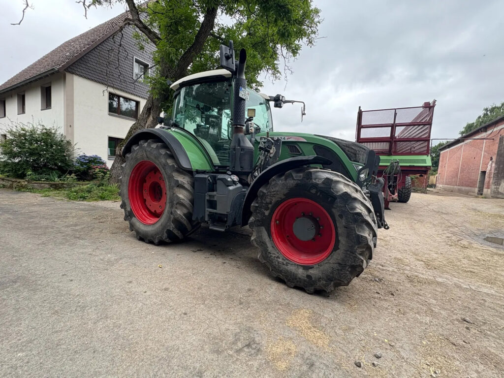 Трактор FENDT 724 Vario SCR
