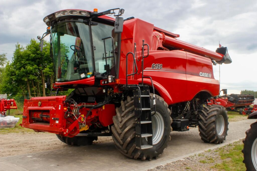 Зерноуборочный комбайн Case IH Axial Flow 6150